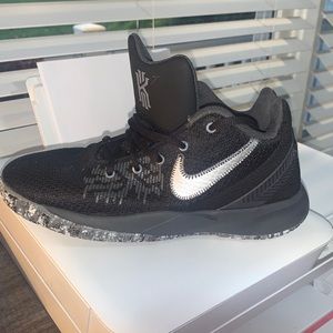 Nike Kyrie Flytrap II GS youth 6.5